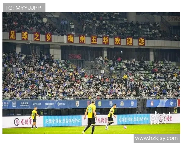 重庆足球盛宴哪些明星球员曾在这座城市闪耀光芒